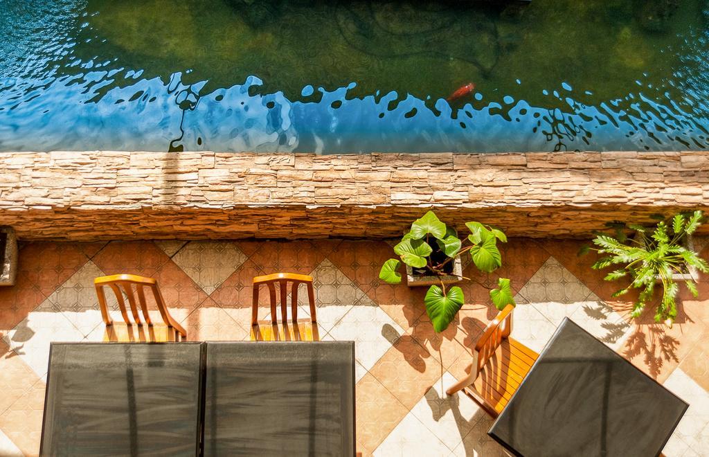 Crystal Inn Phuket Exterior foto
