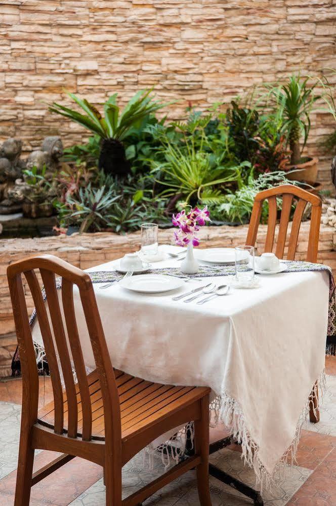 Crystal Inn Phuket Exterior foto