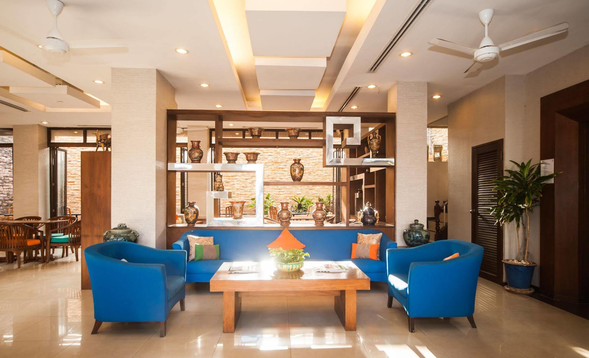 Crystal Inn Phuket Exterior foto